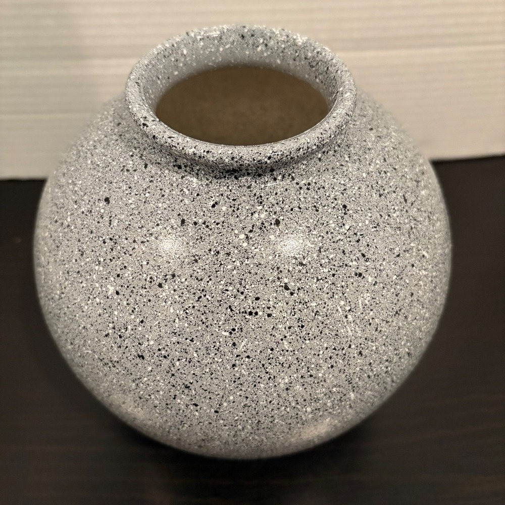 Speckled Round Ceramic Vase‎ Gray Black Modern Minimalist Globe Shape 7" EUC - Picture 3 of 7